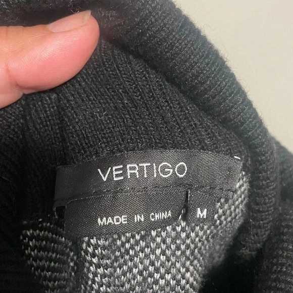 Vertigo black Aztec turtleneck wool blend blouse size Medium - Picture 6 of 6